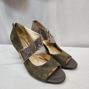 Monroe and Main Women's 10 Madelyn Heels Pumps Dress Shoes Formal Taupe Zipper